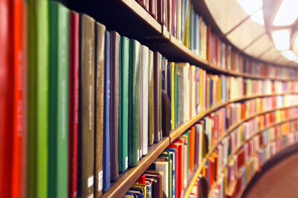 Le consortium GEM a identifié quelques régions où les différences génétiques influent sur l'âge d'apparition des symptômes MH, comme identifier quelques livres dans une bibliothèque en comportant des milliers.