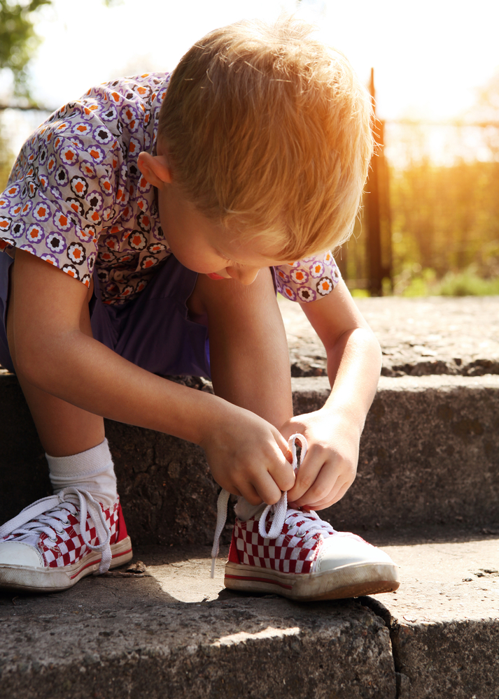 "L'apprentissage procédural" est la capacité à accomplir des tâches routinières sans vraiment avoir à y penser comme lacer nos chaussures, nous brosser les dents ou conduire une voiture par exemple.