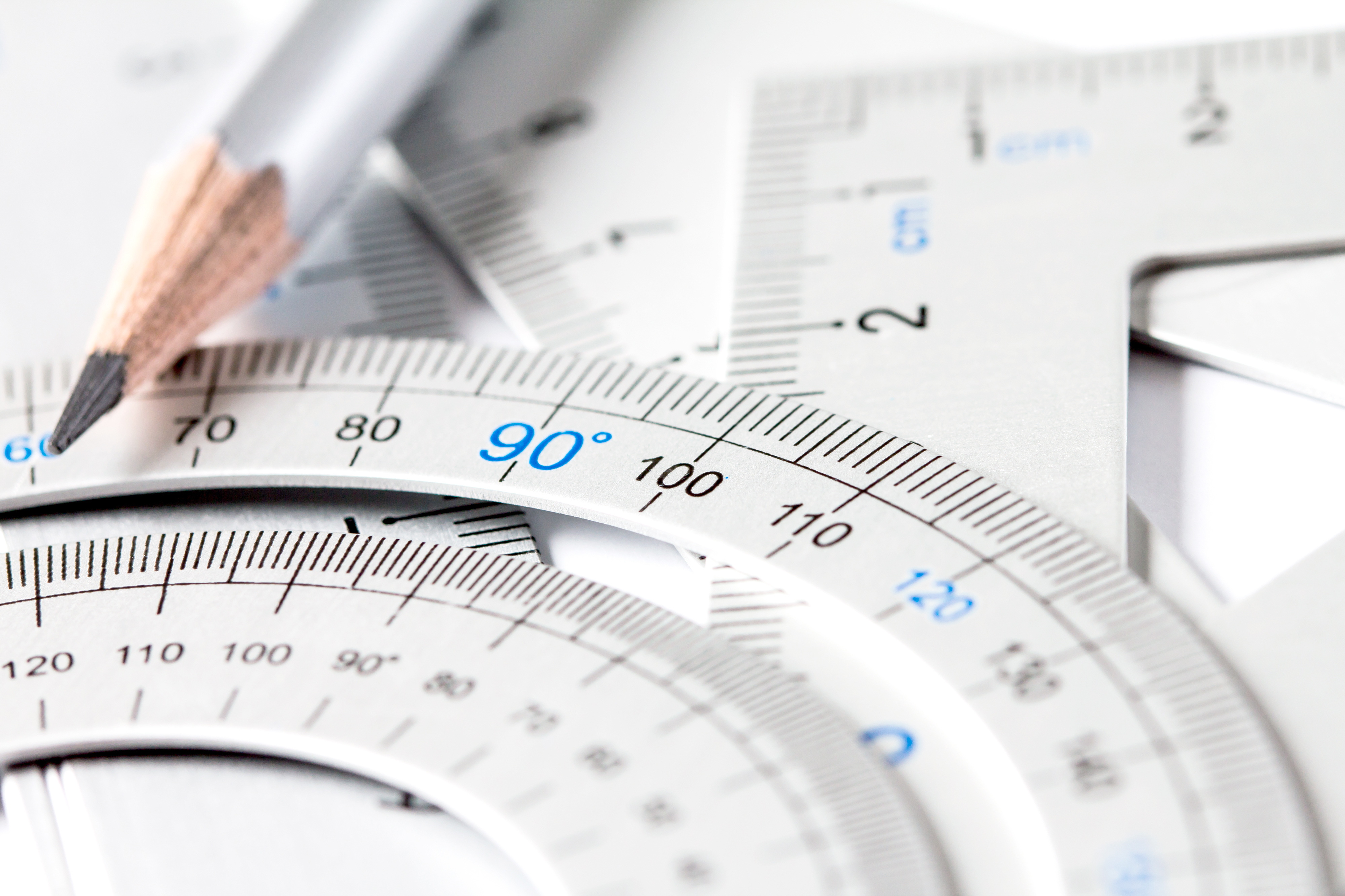 Les médecins utilisent, comme outils, des échelles cliniques spéciales pour évaluer la gravité des symptômes liés à la MH, la plus courante de ces échelles étant l’échelle unifiée d’évaluation de la maladie de Huntington (UHDRS)
